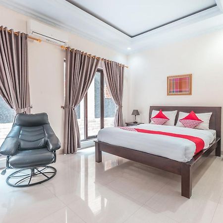 Oyo 1667 Wisma Lux Barkah Jakarta Eksteriør billede