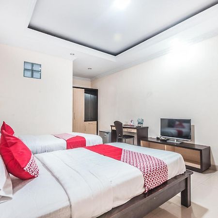 Oyo 1667 Wisma Lux Barkah Jakarta Eksteriør billede