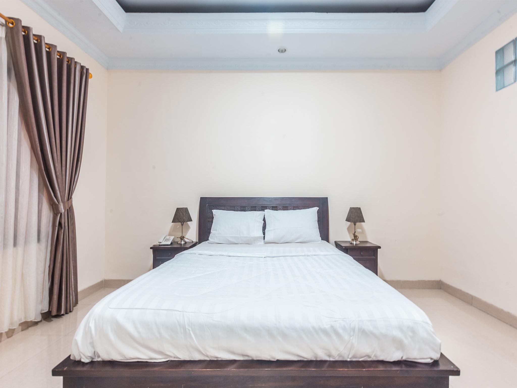 Oyo 1667 Wisma Lux Barkah Jakarta Eksteriør billede