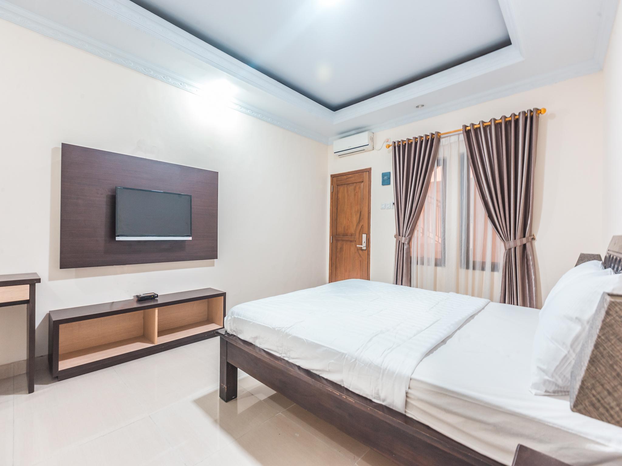 Oyo 1667 Wisma Lux Barkah Jakarta Eksteriør billede