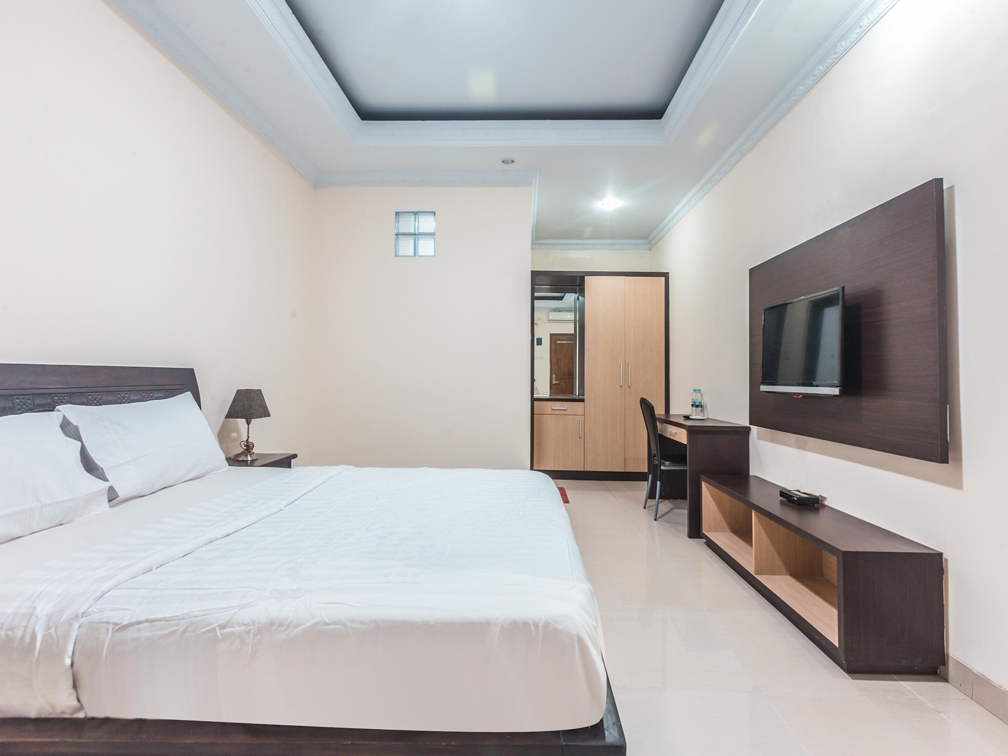 Oyo 1667 Wisma Lux Barkah Jakarta Eksteriør billede