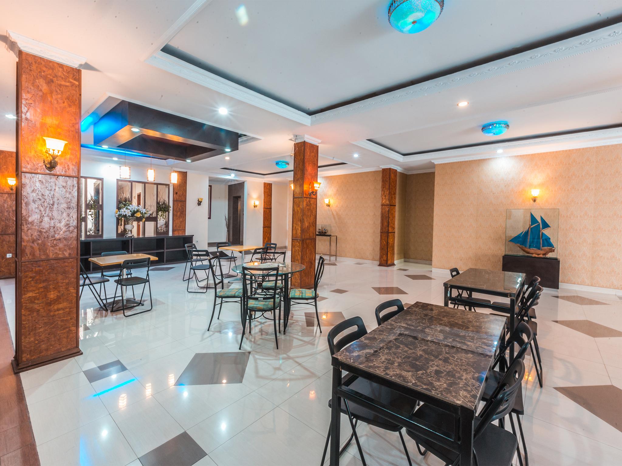 Oyo 1667 Wisma Lux Barkah Jakarta Eksteriør billede