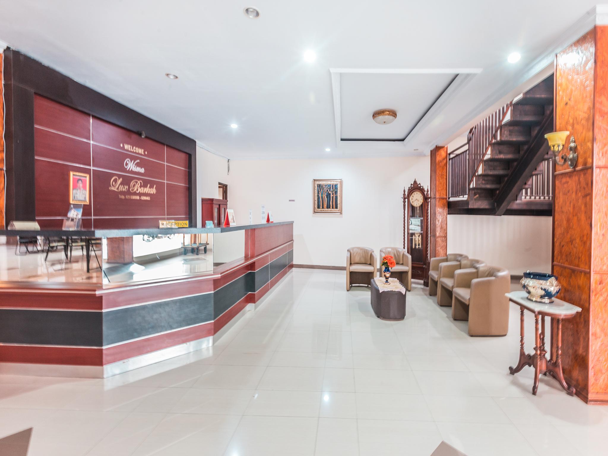 Oyo 1667 Wisma Lux Barkah Jakarta Eksteriør billede
