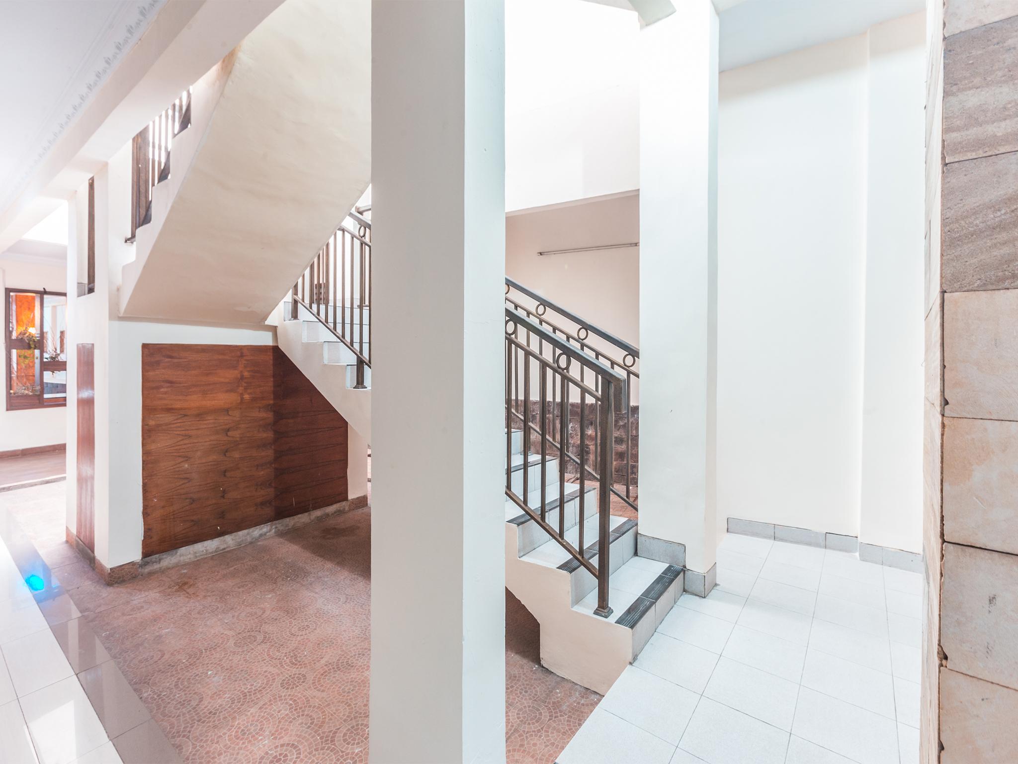 Oyo 1667 Wisma Lux Barkah Jakarta Eksteriør billede