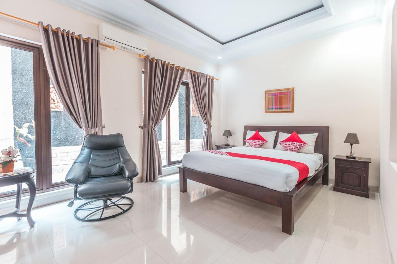 Oyo 1667 Wisma Lux Barkah Jakarta Eksteriør billede
