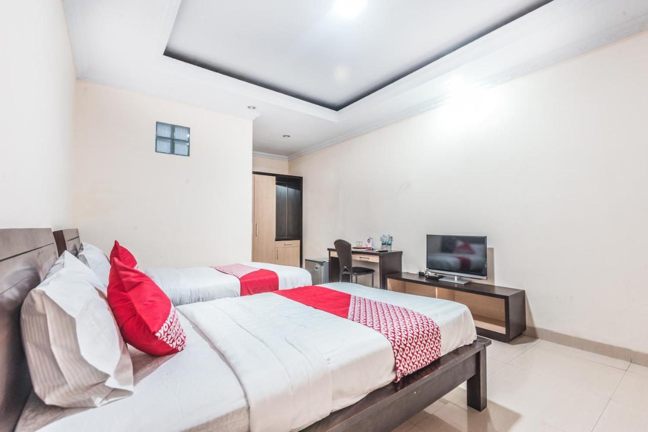 Oyo 1667 Wisma Lux Barkah Jakarta Eksteriør billede