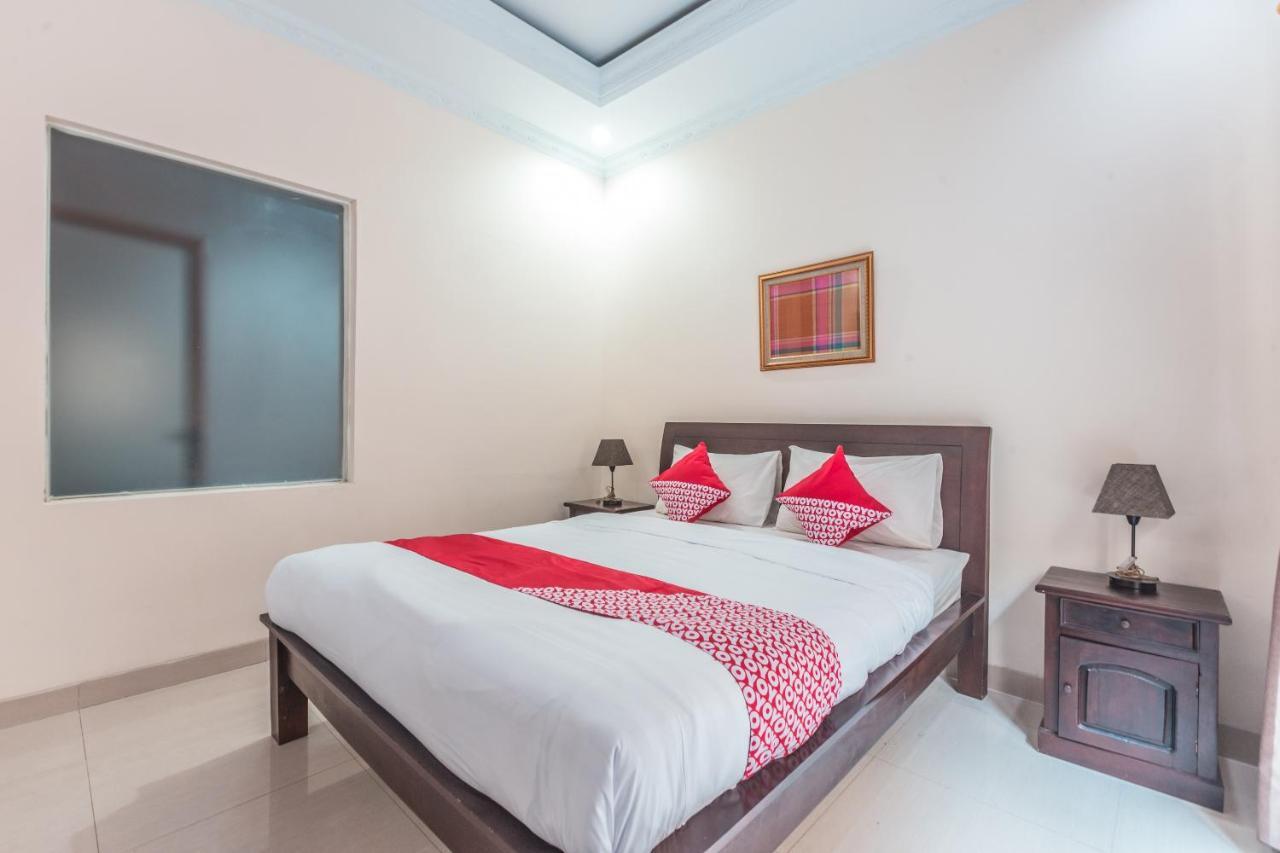 Oyo 1667 Wisma Lux Barkah Jakarta Eksteriør billede