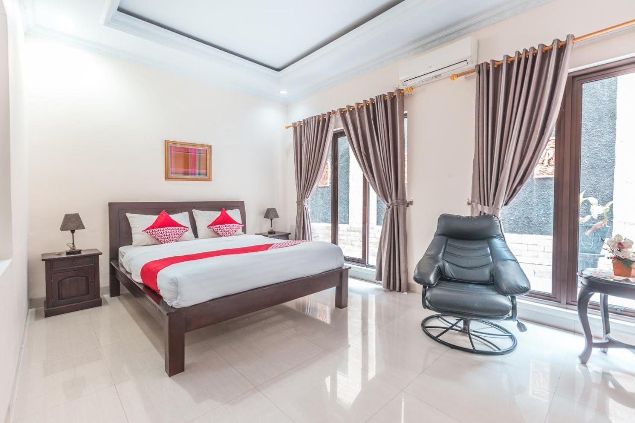 Oyo 1667 Wisma Lux Barkah Jakarta Eksteriør billede